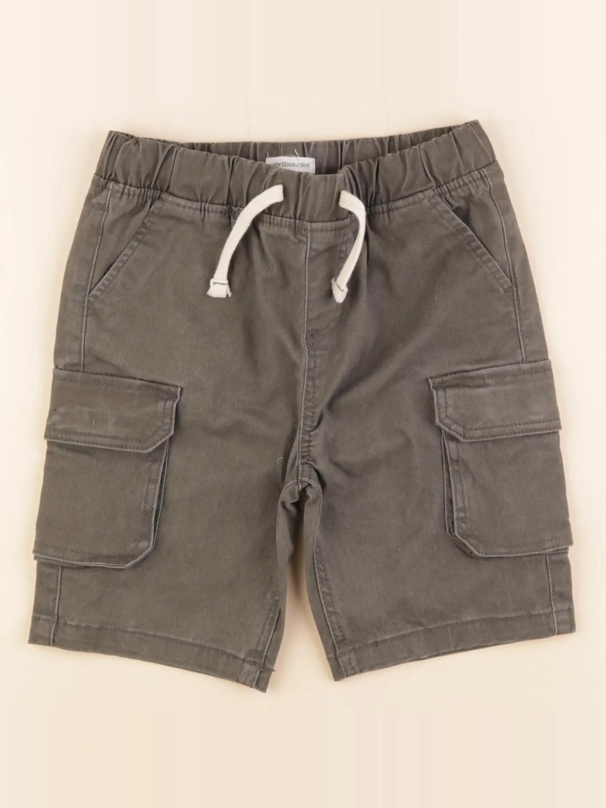 Vertbaudet - short vert - 8 ans