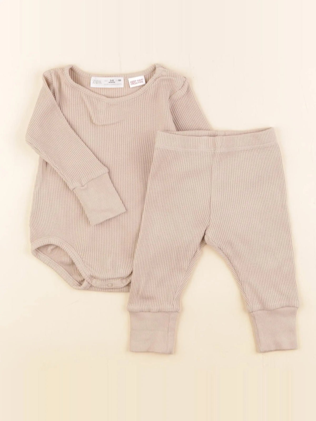 Zara - ensemble beige - 3/6 mois