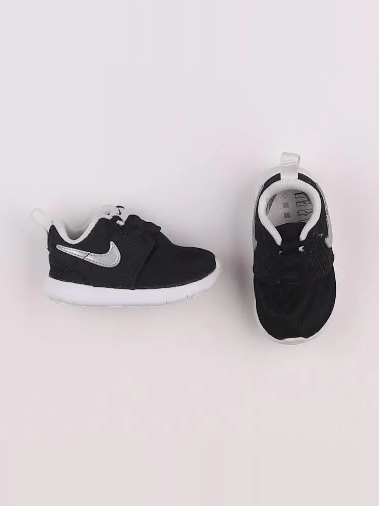 Nike - baskets noir - pointure 19/20