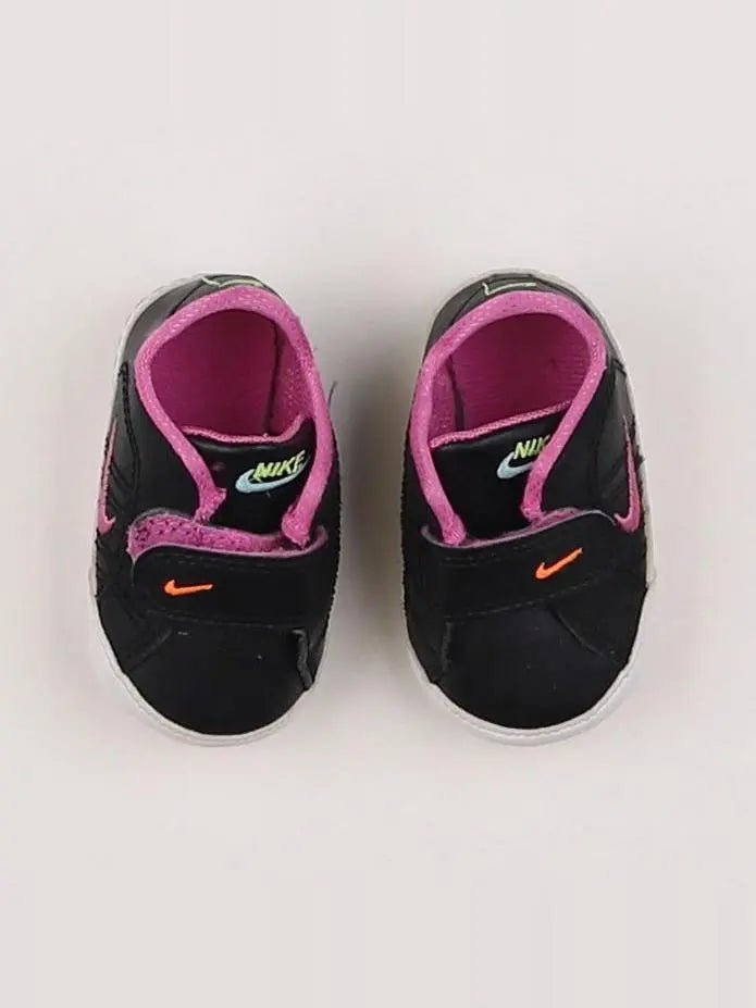 Nike - chaussons noir - pointure 16