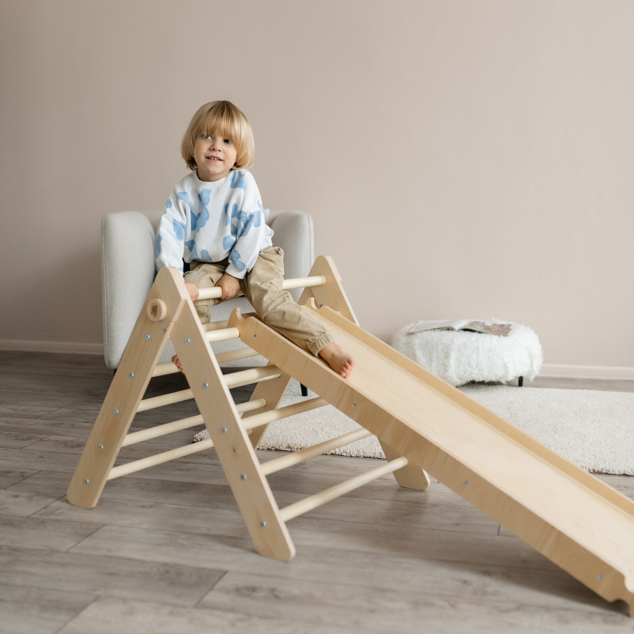 Ensemble - Triangle de Pikler et un grand toboggan à double face