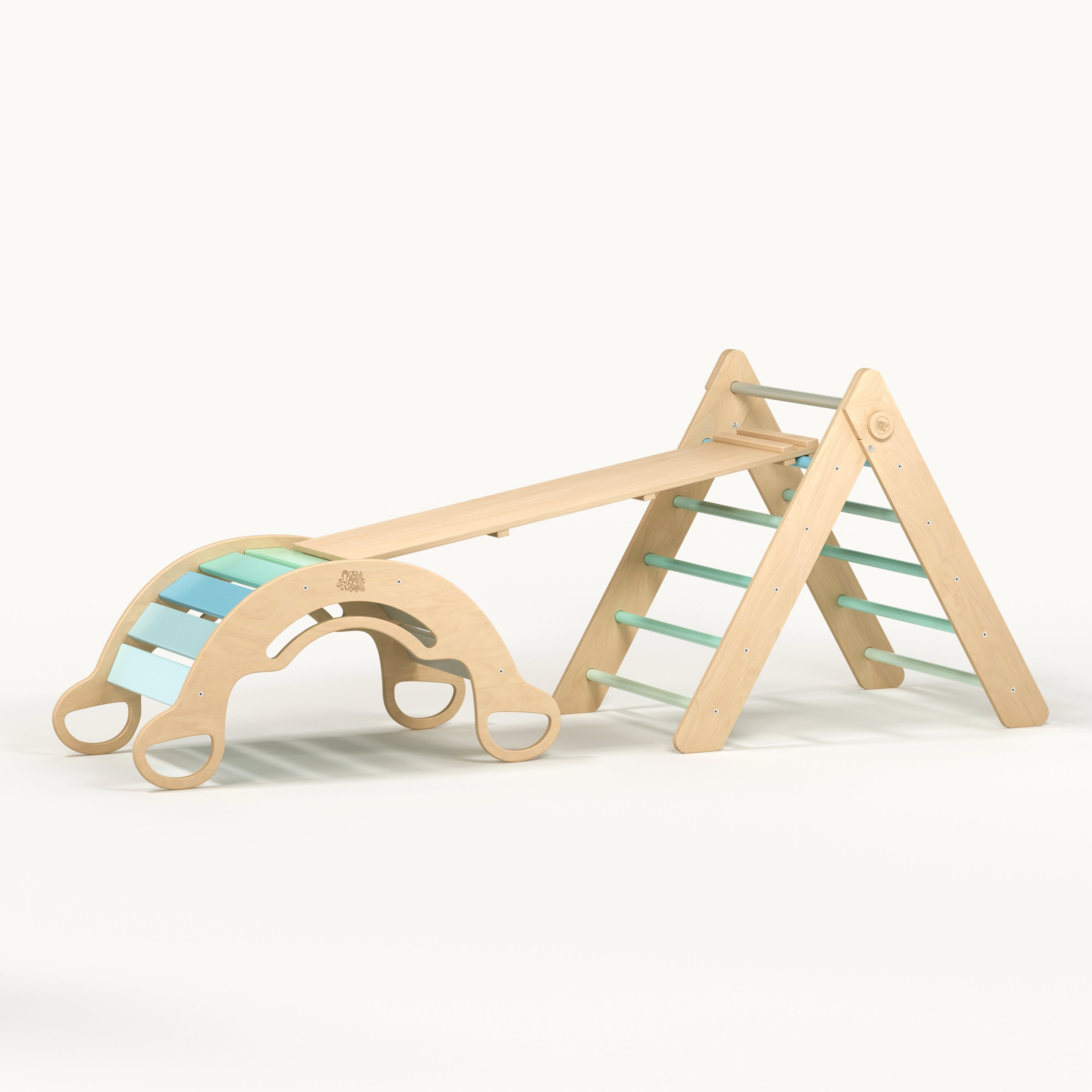 Ensemble - Triangle de Pikler + un grand toboggan à double face + bascule d’équilibre