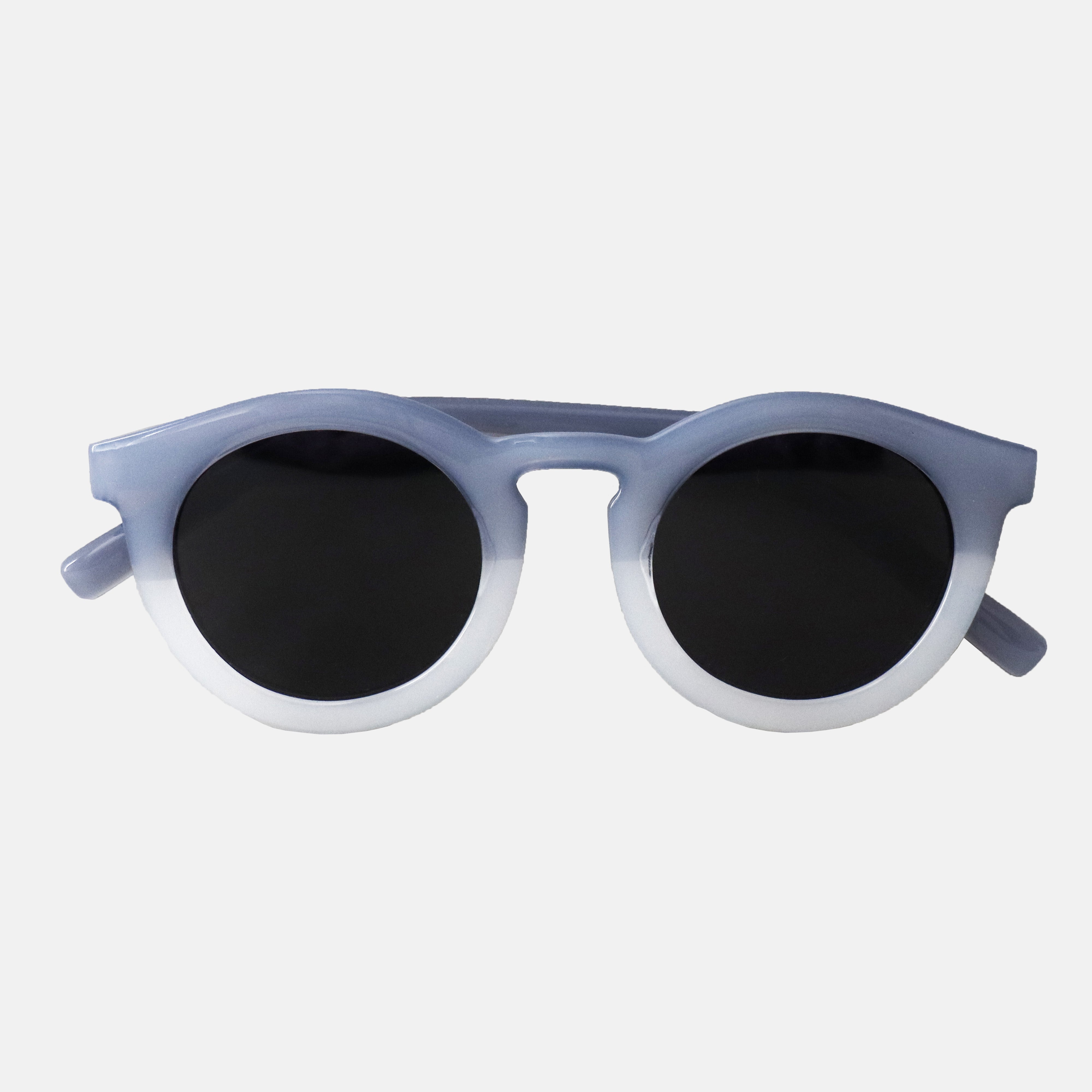 Paire de lunettes de soleil pour enfants catégorie 3, avec monture en TPEE effet transparent couleur bleu et blanc