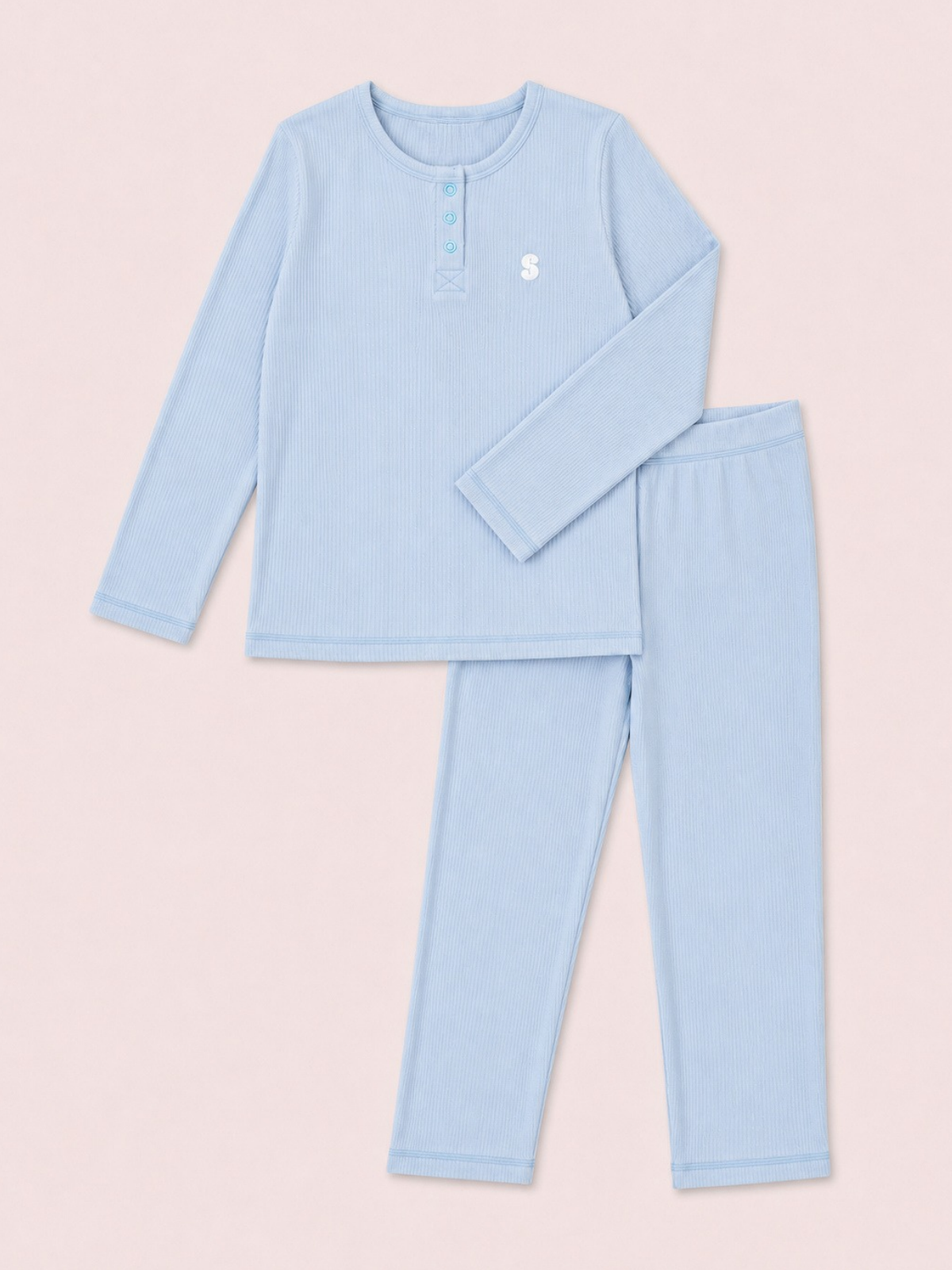 Le pyjama côtelé bleu nuage