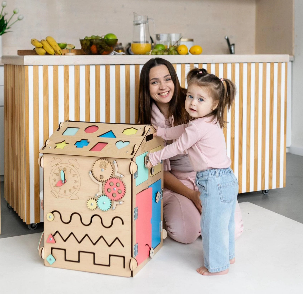 Busy board Maisonnette éducative en bois - natura